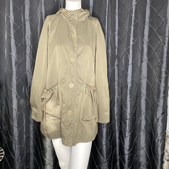 Gallery Waterproof Jacket - Picture 2 of 8